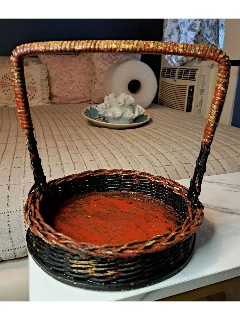 Vintage Rustic Country Handwoven Worn Paint Red/Black Wicker Basket 9